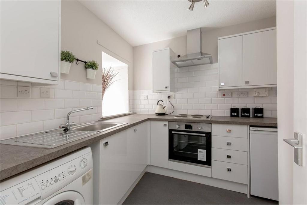 Lovely Ground Floor Apartment In Great Location At The Shore, Edinburgh Buitenkant foto